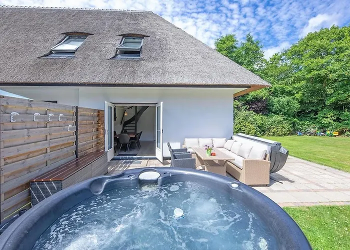 度假居 Theislandlife Met Prive Jacuzzi En 3 *